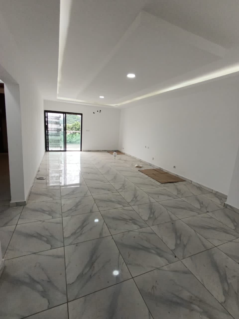 EN LOCATION : APPARTEMENT 4 PIÈCES RIVERA 4