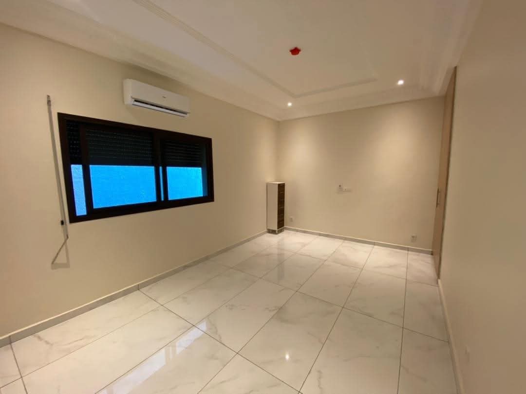 APPARTEMENT À LOUER DE 3 PIÈCES