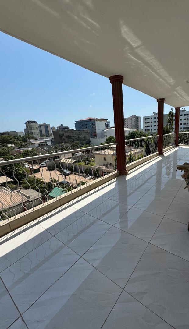 APPARTEMENT DE 4 PIÈCES À LOUER