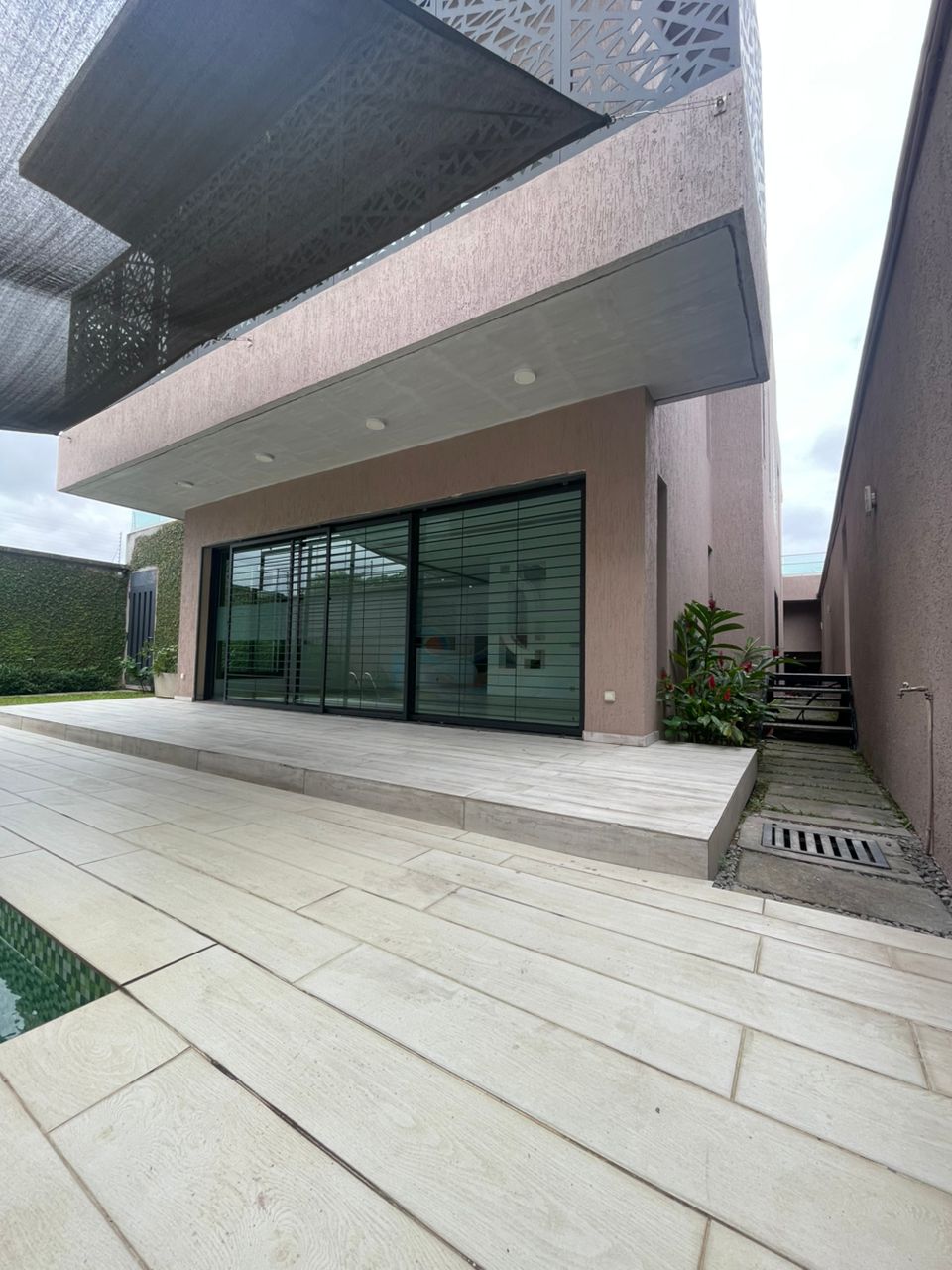 VILLA DUPLEX DE 6 PIÈCES À LOUER