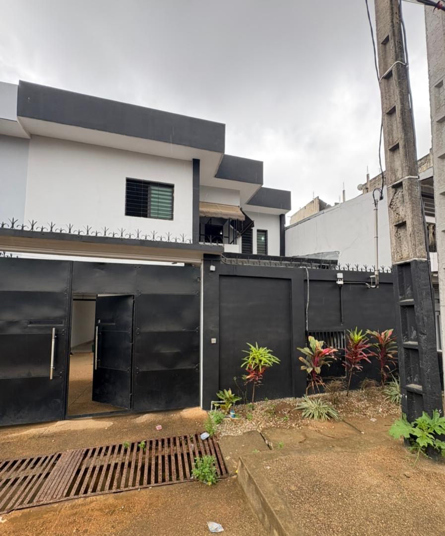 VILLA EN LOCATION - COCODY ANGRE 9 TRANCHE