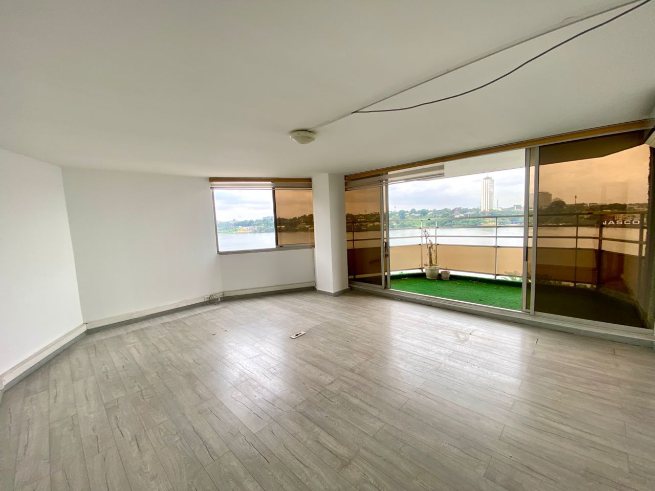 BUREAUX A LOUER AU PLATEAU