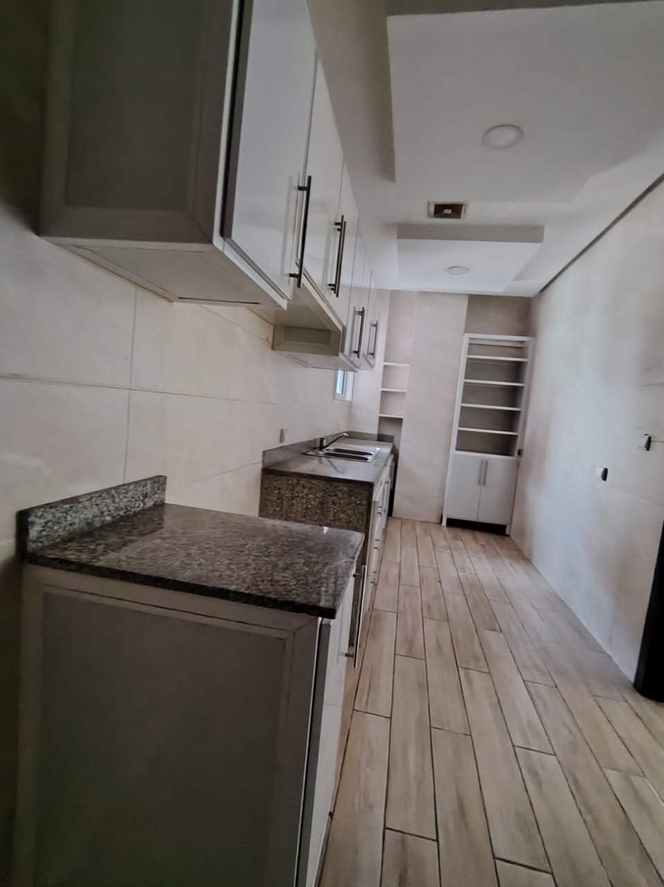 A LOUER APPARTEMENT ZONE4 — vue 2