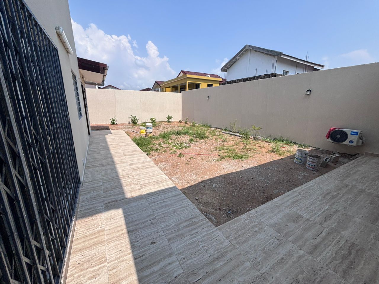 VILLA A LOUER A MODESTE BASSAM — vue 3