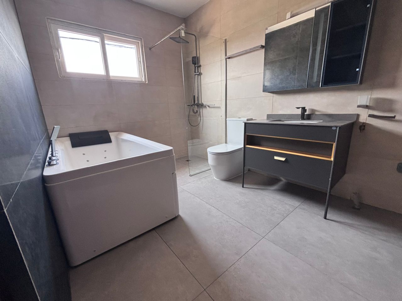 VILLA A LOUER A MODESTE BASSAM — vue 5