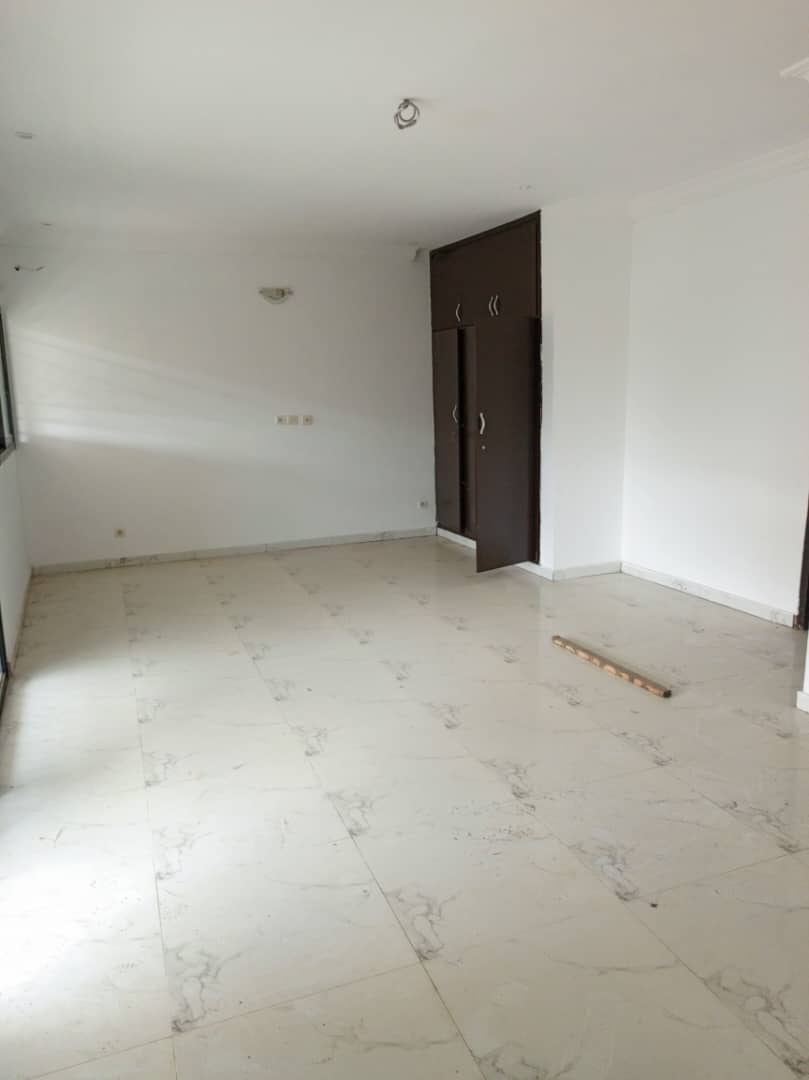 LOCATION VILLA 6 PIECES A BINGERVILLE HÔPITAL MÈRE ENFANT — vue 5