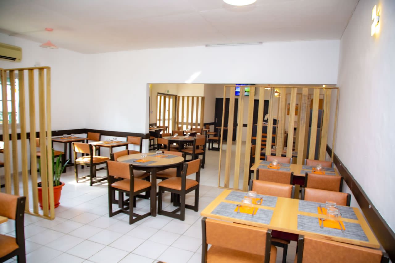 UN RESTAURANT À CÉDER DE 2 PLATEAUX /VALLON — vue 3