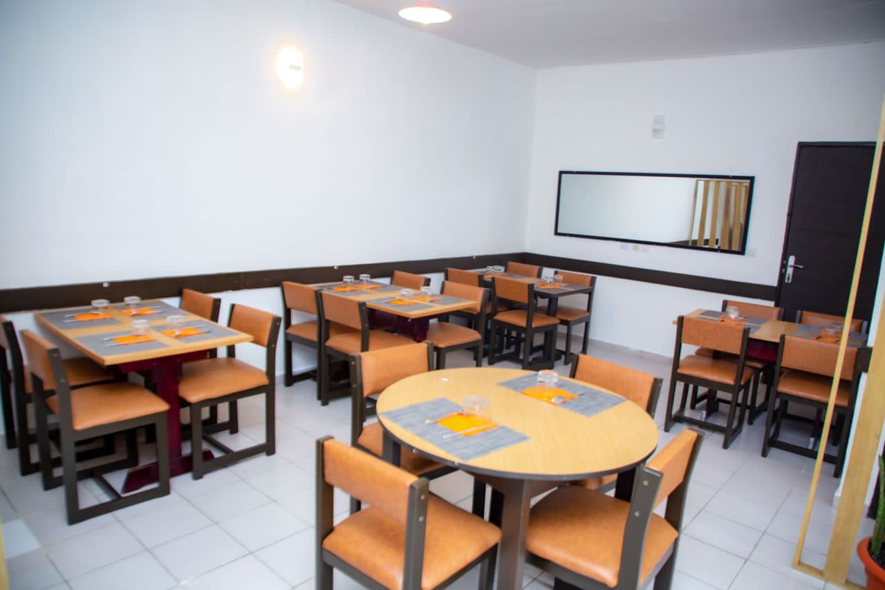 UN RESTAURANT À CÉDER DE 2 PLATEAUX /VALLON — vue 4