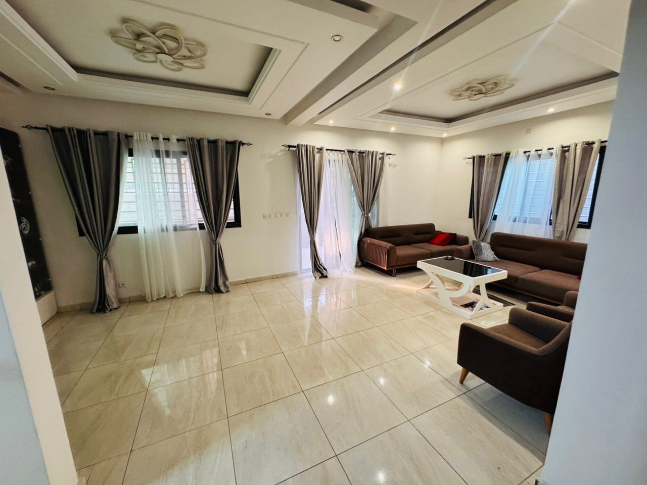 VILLA EN LOCATION A LA RIVIERA FAYA — vue 3