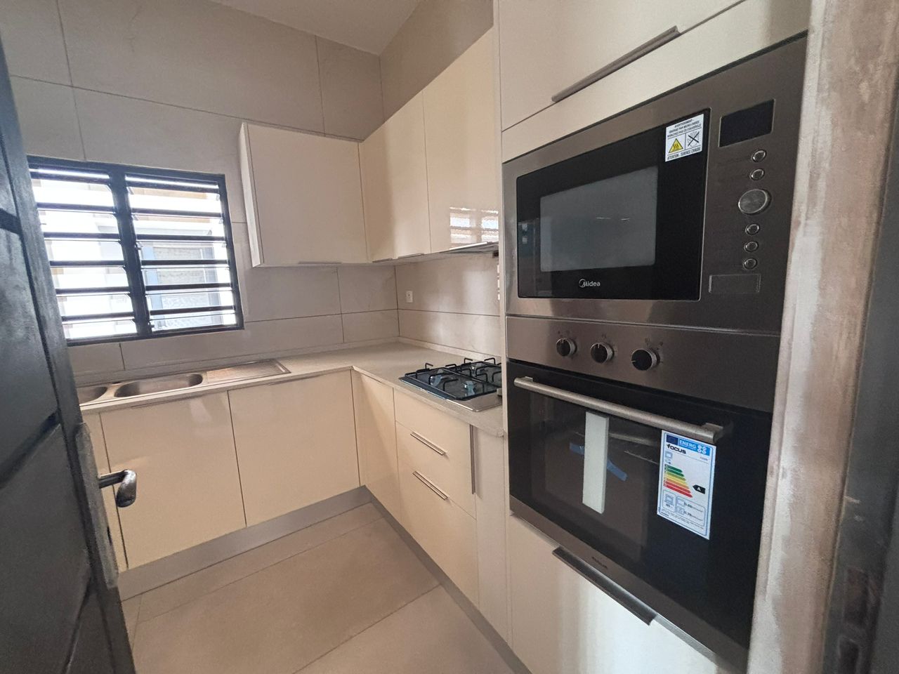VILLA A LOUER 4 PIECES A BASSAM MOTOBE — vue 2
