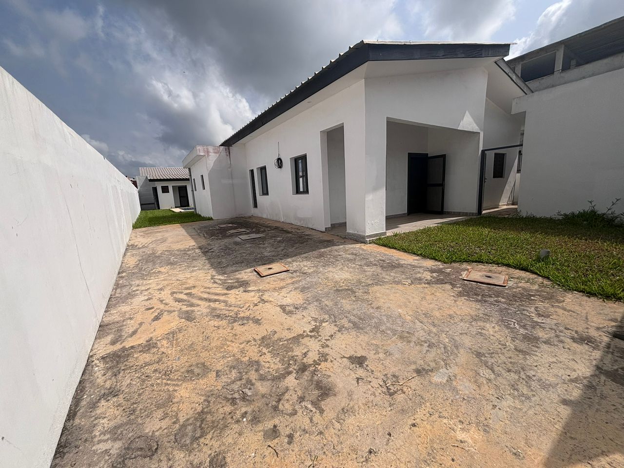 VILLA A LOUER 4 PIECES A BASSAM MOTOBE — vue 3