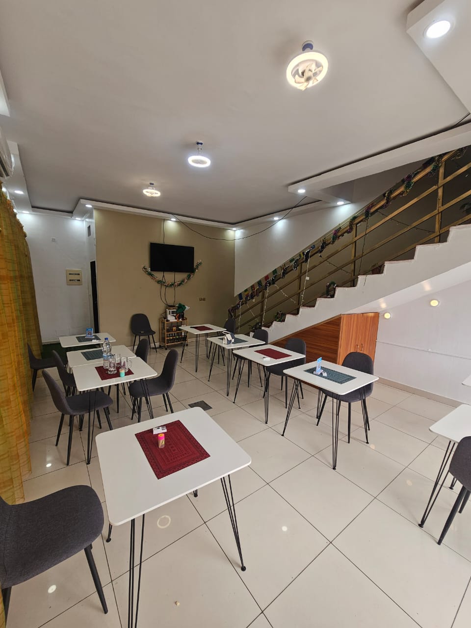 RESTAURENT MEZZANINE A CEDER A LA RIVIERA 2 — vue 5