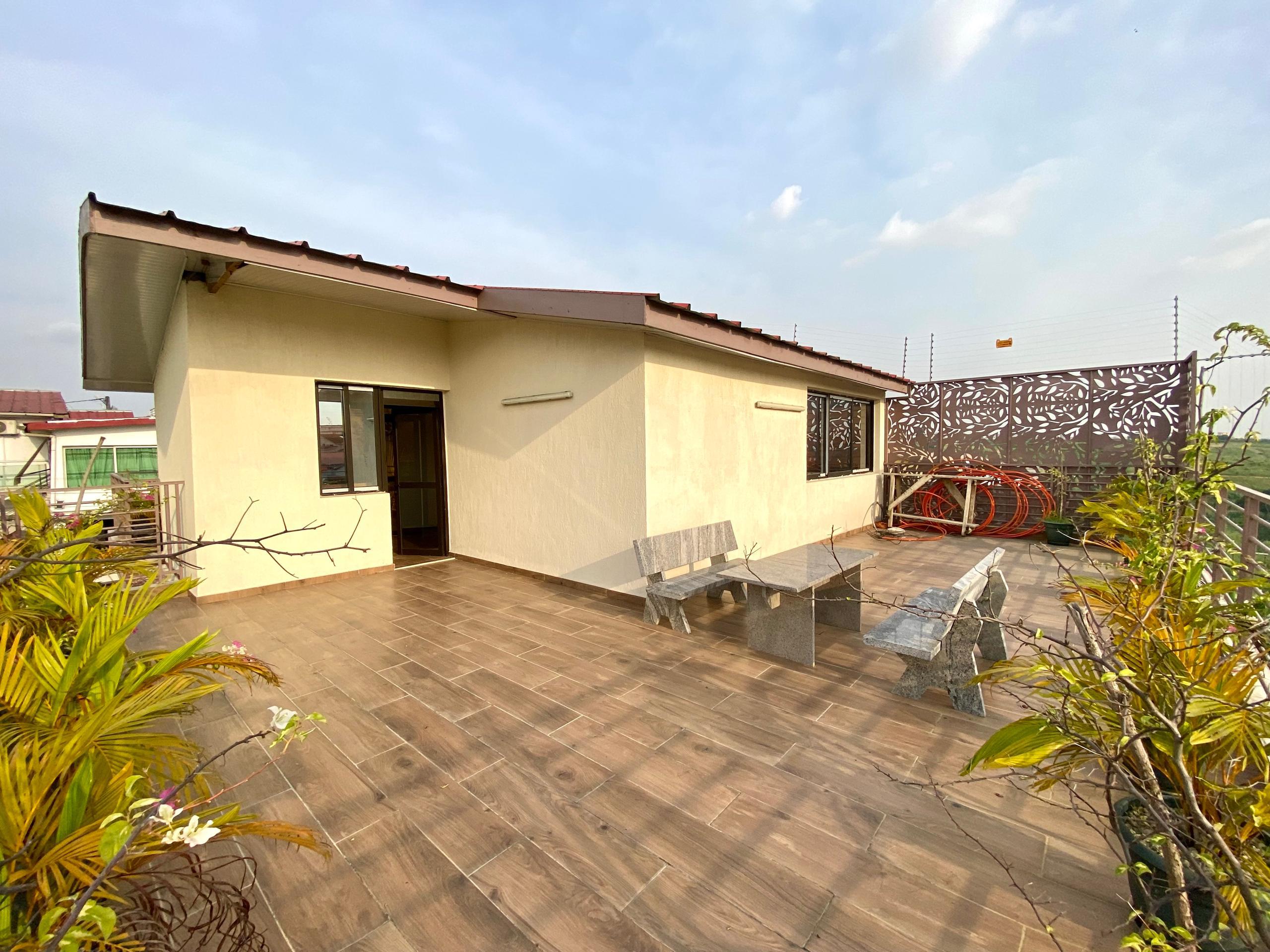 VILLA TRIPLEX EN LOCATION ANGRE — vue 4